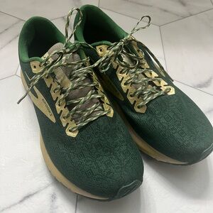 Brooks Running Launch St Patrick’s themed shoes size 10